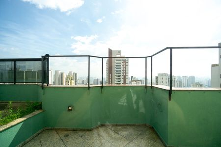 Apartamento para alugar com 386m², 4 quartos e 4 vagas Apartamento para alugar com 386m², 4 quartos e 4 vagasVista da sala