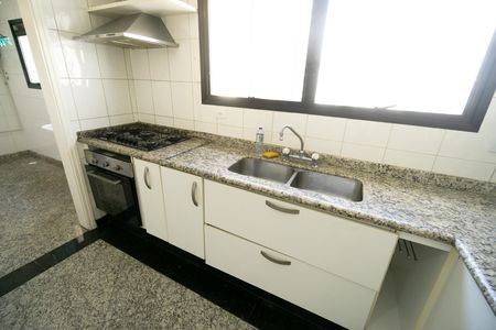 Apartamento para alugar com 386m², 4 quartos e 4 vagas Apartamento para alugar com 386m², 4 quartos e 4 vagasPia
