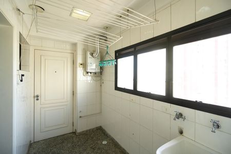 Apartamento para alugar com 386m², 4 quartos e 4 vagas Apartamento para alugar com 386m², 4 quartos e 4 vagasÁrea de serviço
