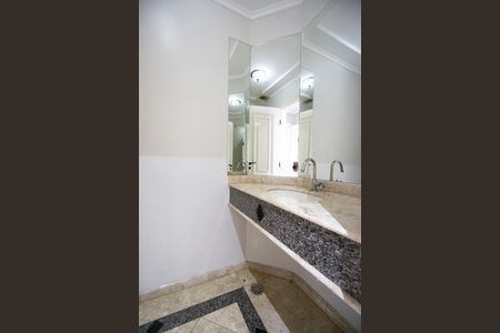 Apartamento para alugar com 386m², 4 quartos e 4 vagas Apartamento para alugar com 386m², 4 quartos e 4 vagasLavabo