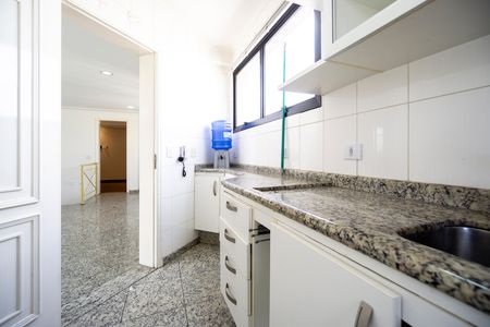 Apartamento para alugar com 386m², 4 quartos e 4 vagas Apartamento para alugar com 386m², 4 quartos e 4 vagasCozinha da cobertura