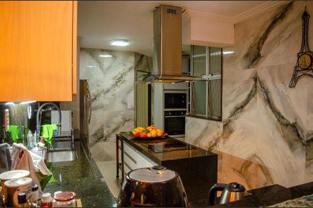 Apartamento à venda com 220m², 4 quartos e 2 vagas