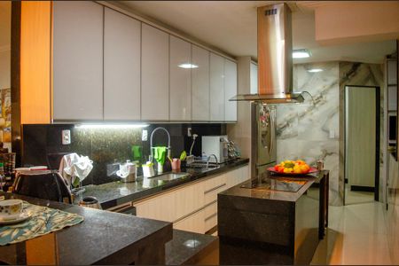 Apartamento à venda com 220m², 4 quartos e 2 vagas