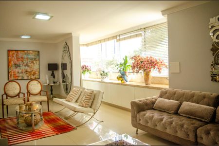 Apartamento à venda com 220m², 4 quartos e 2 vagas