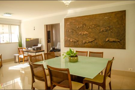 Apartamento à venda com 220m², 4 quartos e 2 vagas