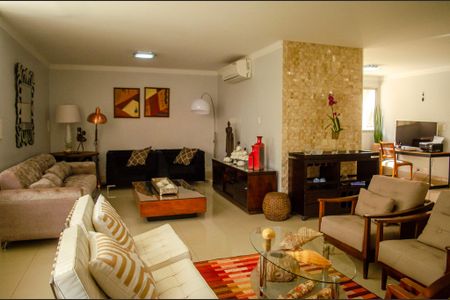 Apartamento à venda com 220m², 4 quartos e 2 vagas