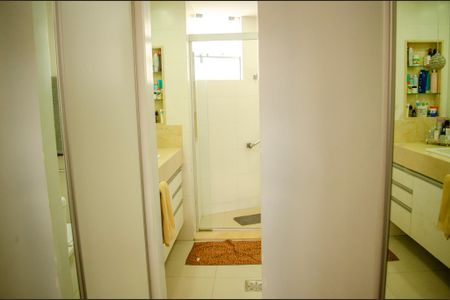Apartamento à venda com 220m², 4 quartos e 2 vagas