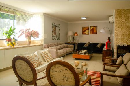 Apartamento à venda com 220m², 4 quartos e 2 vagas
