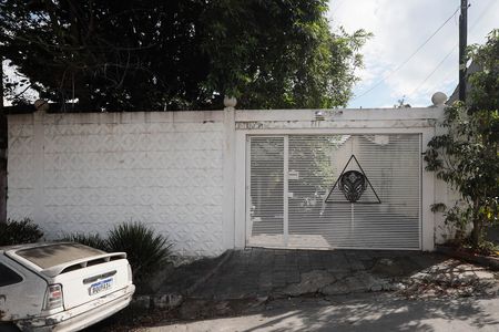 Casa à venda com 500m², 7 quartos e 7 vagas Casa à venda com 500m², 7 quartos e 7 vagasFachada