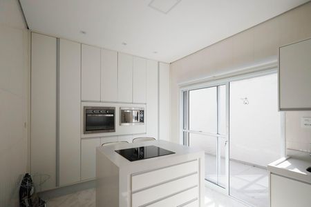 Casa à venda com 500m², 7 quartos e 7 vagas Casa à venda com 500m², 7 quartos e 7 vagasCozinha - Armários