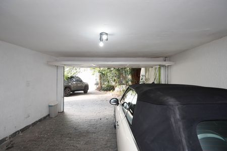 Casa à venda com 500m², 7 quartos e 7 vagas Casa à venda com 500m², 7 quartos e 7 vagasGaragem