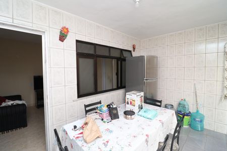Casa para alugar com 60m², 3 quartos e 1 vaga Casa para alugar com 60m², 3 quartos e 1 vagaVaranda