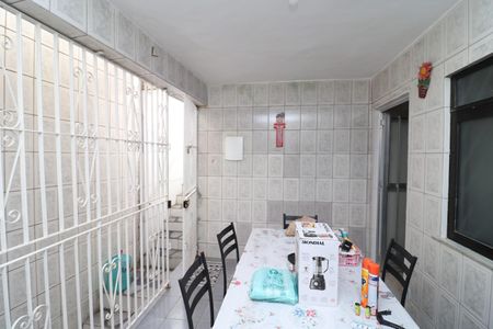 Casa para alugar com 60m², 3 quartos e 1 vaga Casa para alugar com 60m², 3 quartos e 1 vagaVaranda