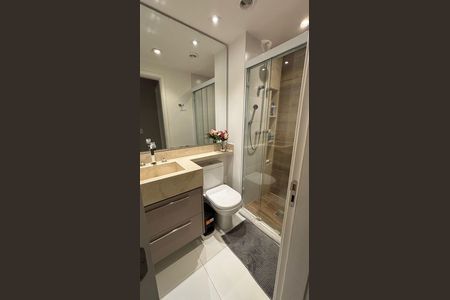 Banheiro  de apartamento à venda com 2 quartos, 60m² em Vila Anastácio, São Paulo