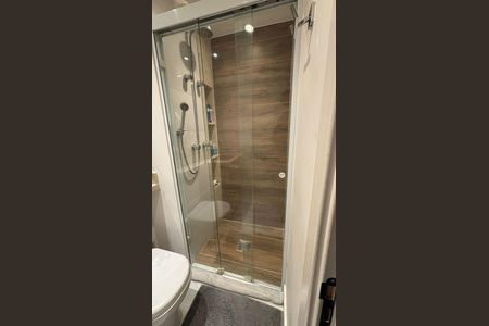 Banheiro  de apartamento à venda com 2 quartos, 60m² em Vila Anastácio, São Paulo
