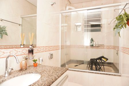 Apartamento para alugar com 120m², 1 quarto e sem vagaBanheiro da Suíte