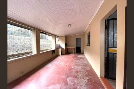Casa à venda com 109m², 2 quartos e 1 vaga