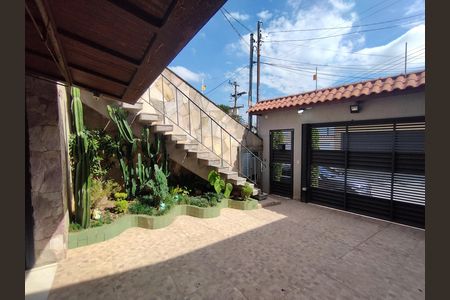Garagem de casa à venda com 3 quartos, 235m² em Bosque da Saúde, São Paulo