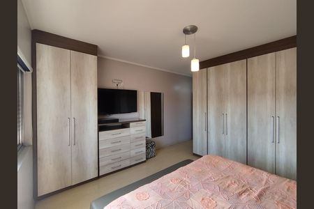 Suíte  de casa à venda com 3 quartos, 235m² em Bosque da Saúde, São Paulo
