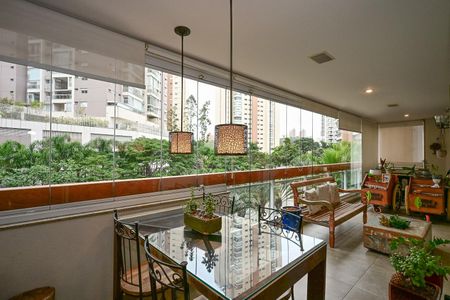 Apartamento para alugar com 163m², 3 quartos e 3 vagasVaranda