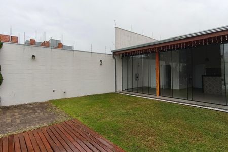 Casa à venda com 200m², 1 quarto e 4 vagasQuintal