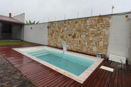Casa à venda com 200m², 1 quarto e 4 vagasQuintal - Piscina
