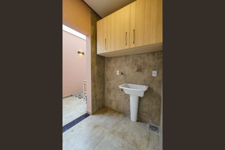 Casa de condomínio para alugar com 208m², 4 quartos e sem vagaLavanderia