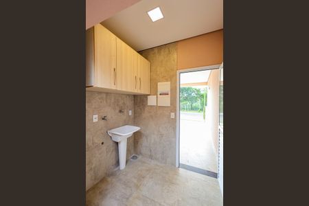 Casa de condomínio para alugar com 208m², 4 quartos e sem vagaLavanderia