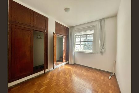 Apartamento para alugar com 130m², 3 quartos e sem vaga