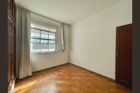 Apartamento para alugar com 130m², 3 quartos e sem vaga