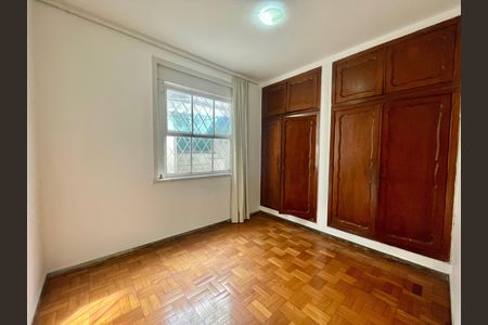 Apartamento para alugar com 130m², 3 quartos e sem vaga