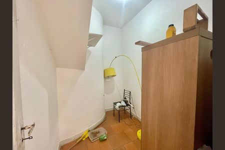 Apartamento para alugar com 130m², 3 quartos e sem vaga