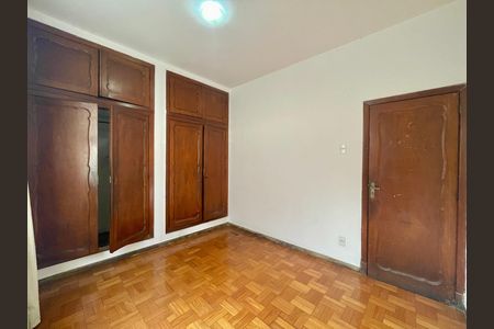 Apartamento para alugar com 130m², 3 quartos e sem vaga