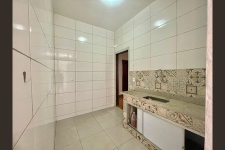 Apartamento para alugar com 130m², 3 quartos e sem vaga