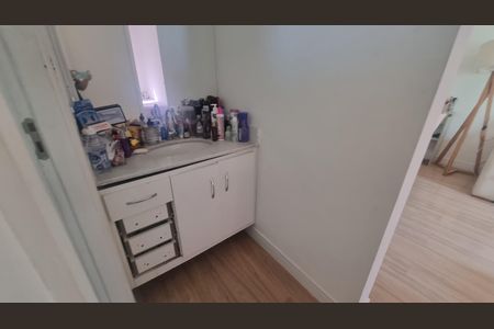 Apartamento à venda com 50m², 2 quartos e 1 vaga Apartamento à venda com 50m², 2 quartos e 1 vagaBanheiro