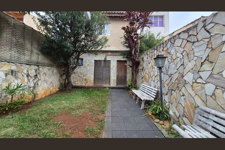 Area externa de casa à venda com 2 quartos, 325m² em Vila Scarpelli, Santo André