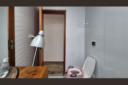 Casa à venda com 325m², 2 quartos e 4 vagas Casa à venda com 325m², 2 quartos e 4 vagasLavabo