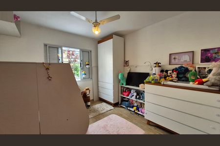 Suíte de casa à venda com 2 quartos, 226m² em Vila Scarpelli, Santo André