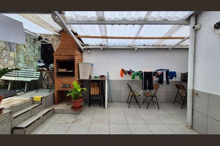 Area de serviço de casa à venda com 2 quartos, 325m² em Vila Scarpelli, Santo André