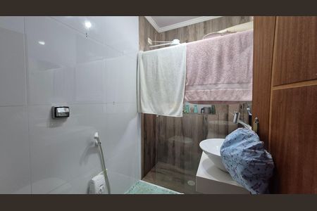 Banheiro da suíte 2 de casa à venda com 2 quartos, 325m² em Vila Scarpelli, Santo André