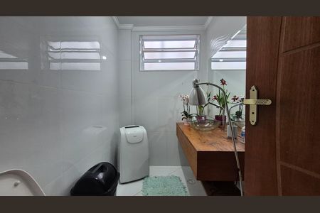 Casa à venda com 325m², 2 quartos e 4 vagas Casa à venda com 325m², 2 quartos e 4 vagasLavabo