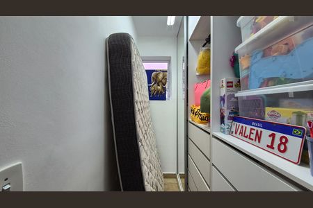 Casa à venda com 325m², 2 quartos e 4 vagas Casa à venda com 325m², 2 quartos e 4 vagasCloset