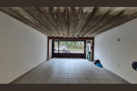 Garagem de casa à venda com 2 quartos, 325m² em Vila Scarpelli, Santo André