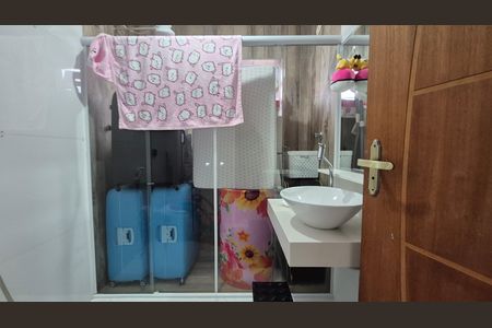 Casa à venda com 325m², 2 quartos e 4 vagas Casa à venda com 325m², 2 quartos e 4 vagasBanheiro da suíte