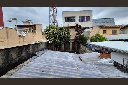 Vista de casa à venda com 2 quartos, 325m² em Vila Scarpelli, Santo André