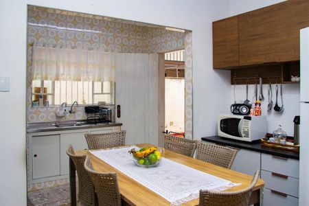 Casa à venda com 239m², 3 quartos e 1 vaga