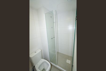 Banheiro de apartamento para alugar com 2 quartos, 62m² em Jardim Sabará, Porto Alegre