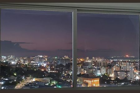 Apartamento para alugar com 60m², 2 quartos e 1 vagaVista noturna