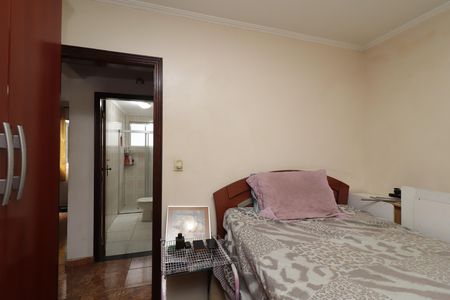 Quarto 2 de apartamento para alugar com 2 quartos, 52m² em Vila Carmosina, São Paulo