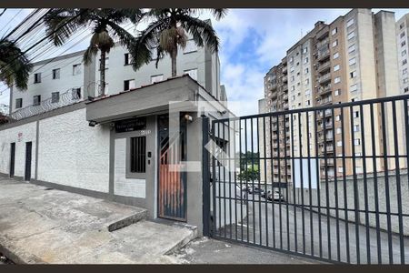 Apartamento para alugar com 52m², 2 quartos e 1 vaga Apartamento para alugar com 52m², 2 quartos e 1 vagaFachada